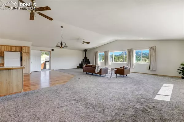 Florissant, CO 80816,115 White Tail LN