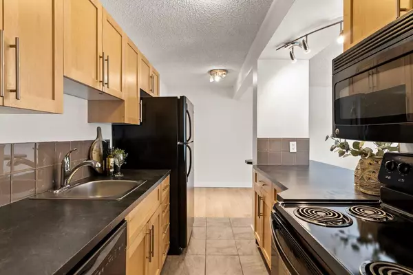 Calgary, AB T2R 0R5,620 15 AVE Southwest #403