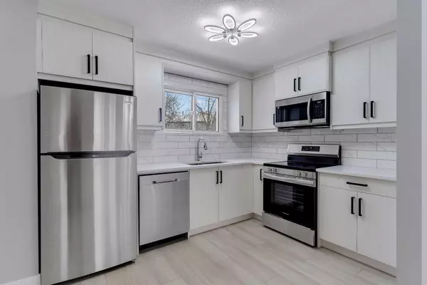 131 Templehill DR Northeast #37, Calgary, AB T1Y 4T1