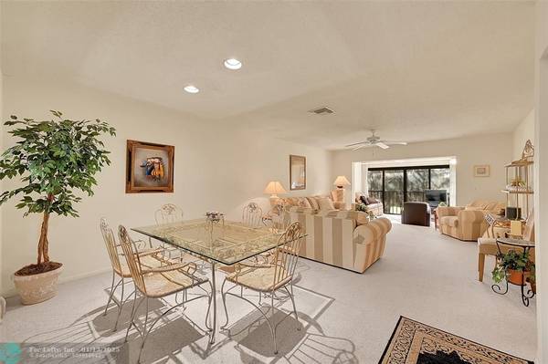 Boca Raton, FL 33428,9272 Vista Del Lago  #28F