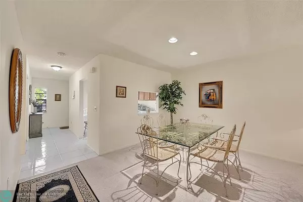 Boca Raton, FL 33428,9272 Vista Del Lago  #28F