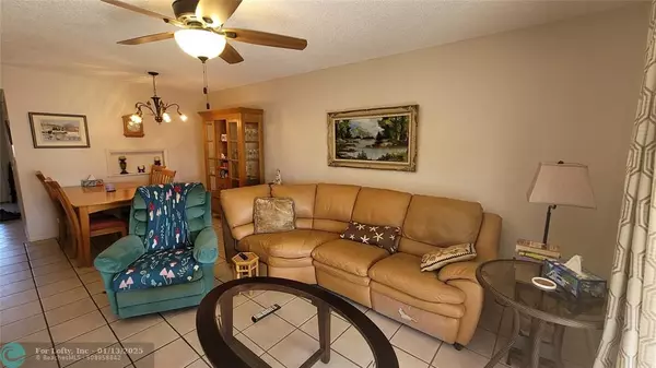 Lauderdale Lakes, FL 33313,2900 NW 46th Ave  #202