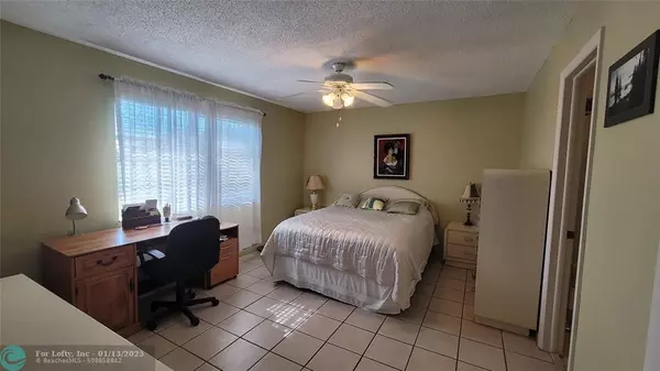 Lauderdale Lakes, FL 33313,2900 NW 46th Ave  #202