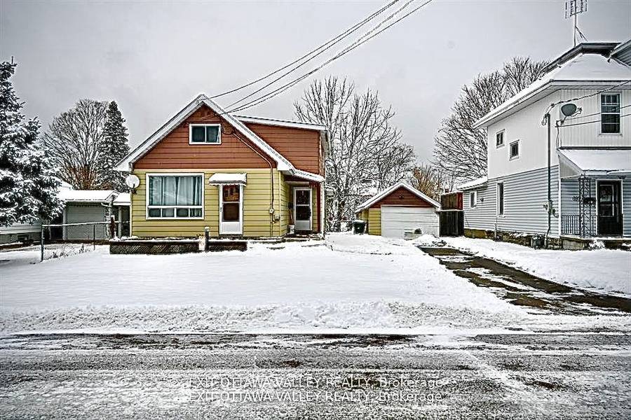 701 Fischer ST, Renfrew, ON K8A 6K4