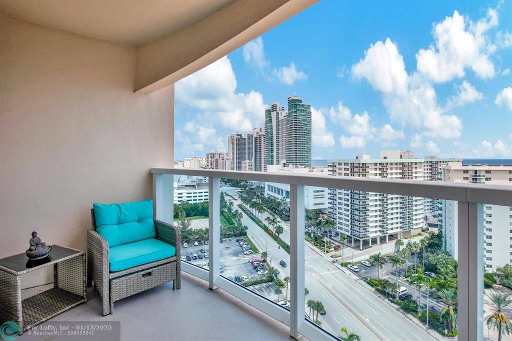 Hollywood, FL 33019,3800 S Ocean Dr  #1814