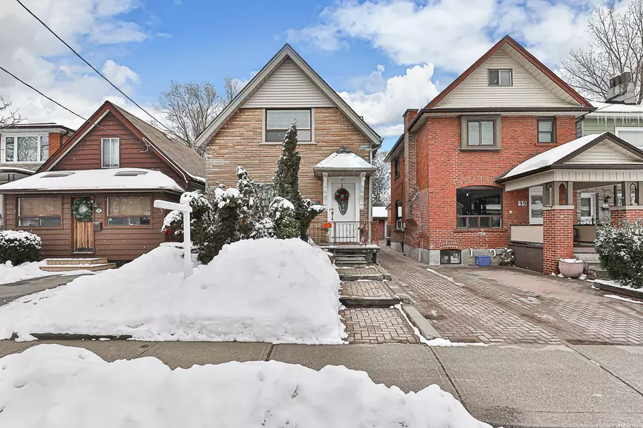 97 Eileen AVE, Toronto W03, ON M6N 1W2