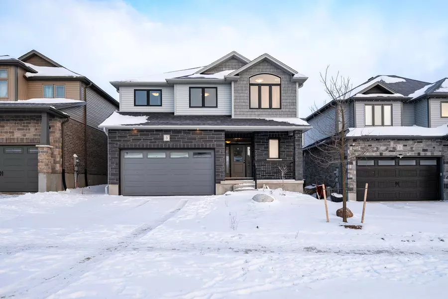 3 Grundy CRES, East Luther Grand Valley, ON L9W 7S7