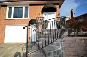 Mississauga, ON L5B 2J3,462 Fergo AVE ##Upper