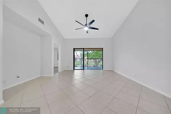 Deerfield Beach, FL 33442,608 Congressional Way  #608