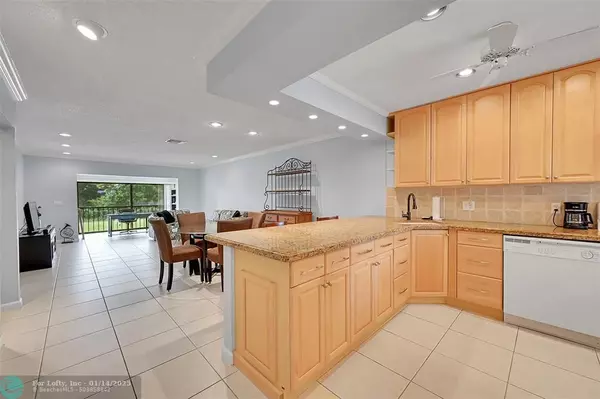 Boca Raton, FL 33428,9270 Vista Del Lago Drive  #27D