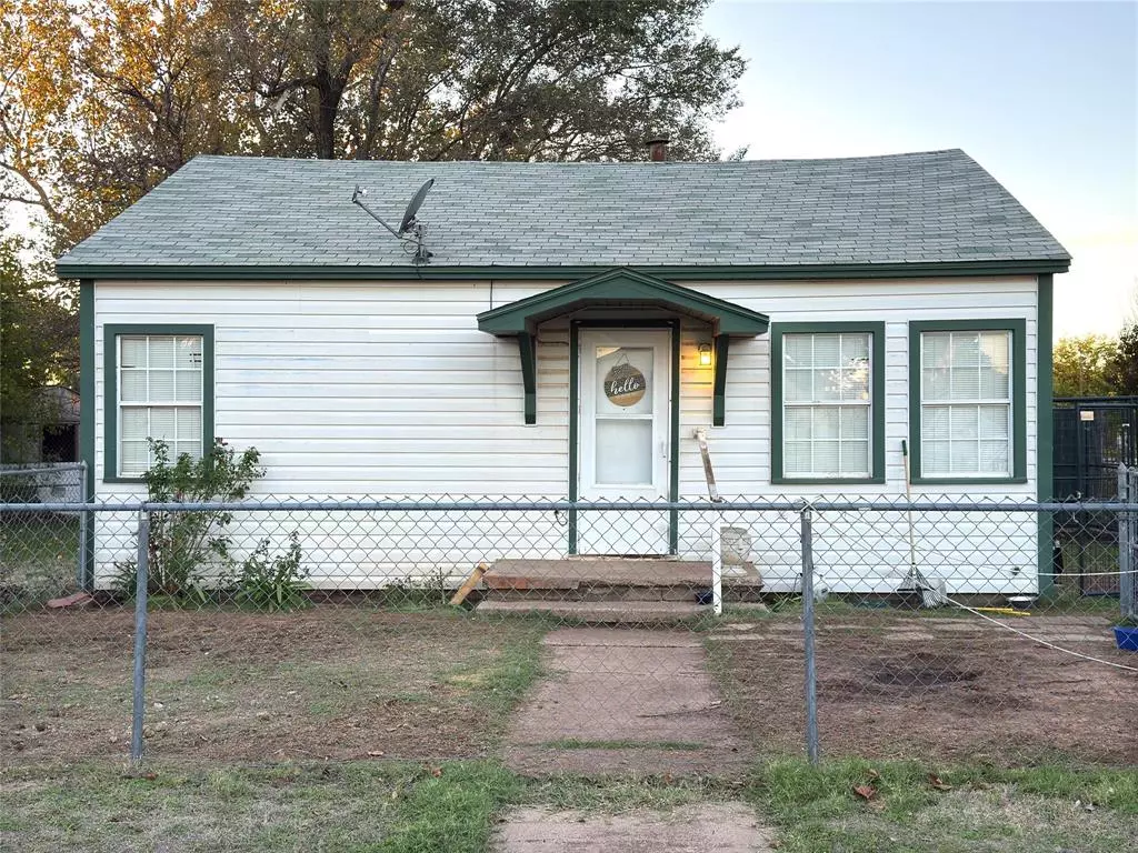 Quanah, TX 79252,900 Green Street