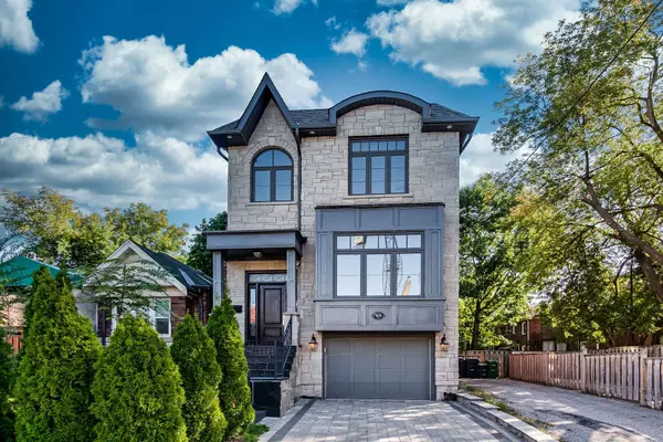 109 Banff RD, Toronto C10, ON M4P 2P6