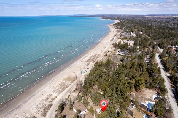 278 COASTLINE DR, Wasaga Beach, ON L9Z 2M4