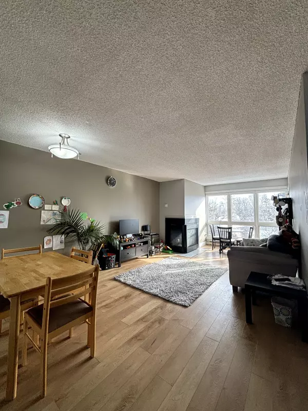 Middlesex, ON N5X 3T5,1 Jacksway CRES #402