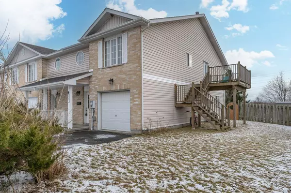 Kingston, ON K7M 8Y1,513 Farnham CT