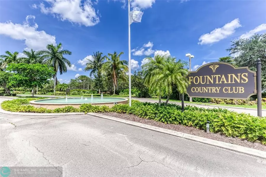 4702 Fountains Dr  #205, Lake Worth, FL 33467