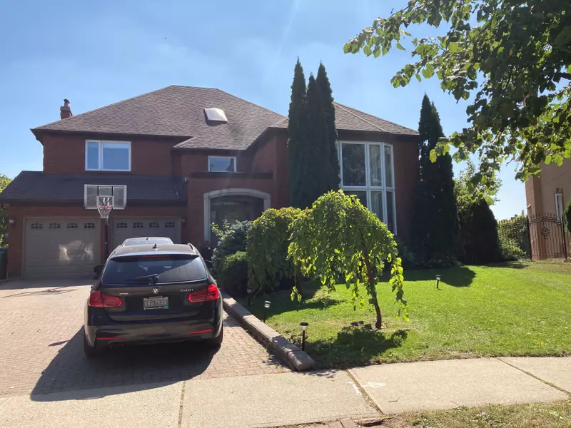 5883 Riverside PL, Mississauga, ON L5M 4X4