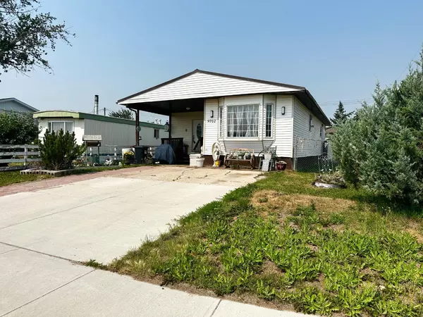 9702 101 AVE, Clairmont, AB T8X 5G2