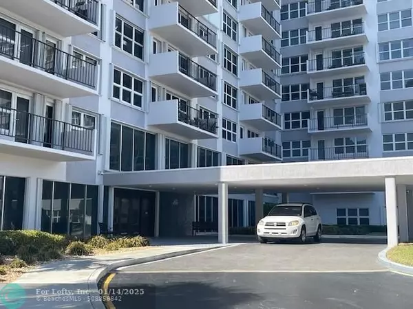 Pompano Beach, FL 33062,405 N Ocean Blvd  #828