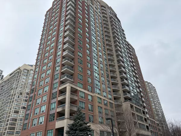 156 Enfield PL #901, Mississauga, ON L5B 4L8