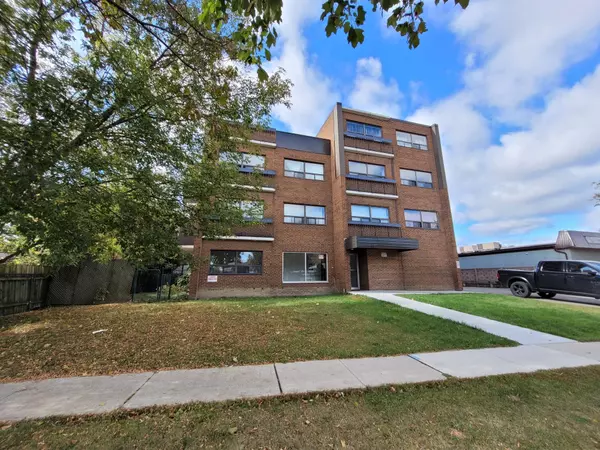 Brampton, ON L6W 2Y5,26 Sterne AVE #302