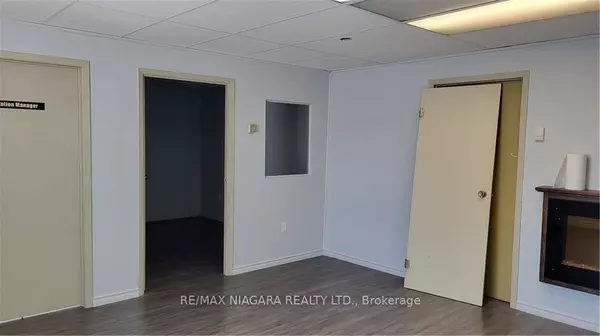 Niagara, ON L2R 1C6,8 Hiscott ST #10C