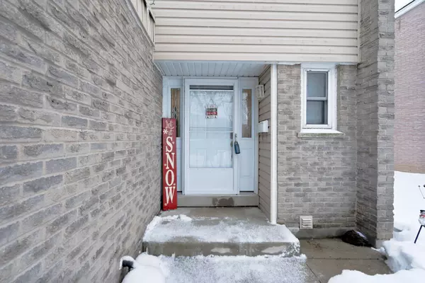 London, ON N6E 2C7,669 Osgoode DR #14