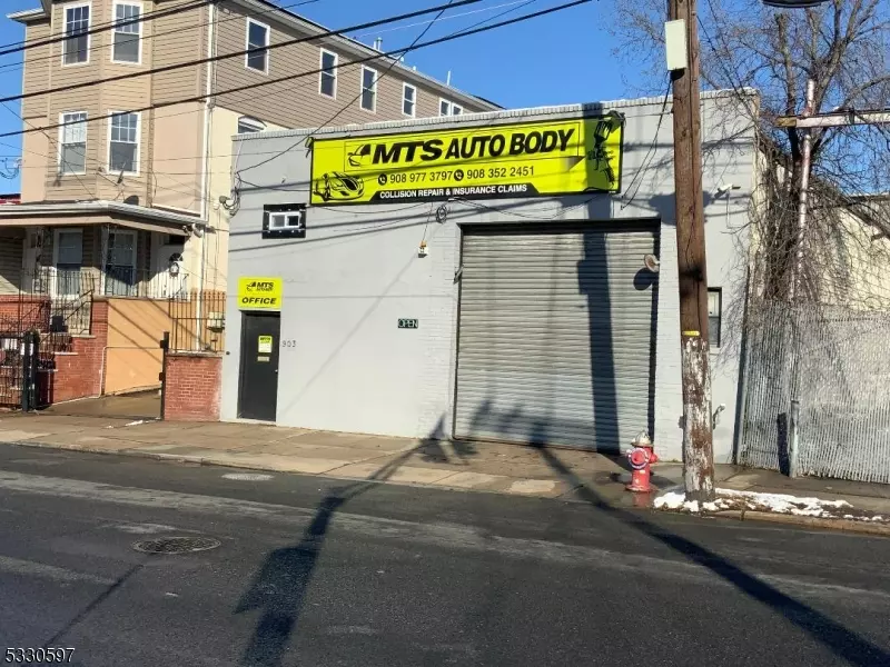 903 E Grand St, Elizabeth City, NJ 07201