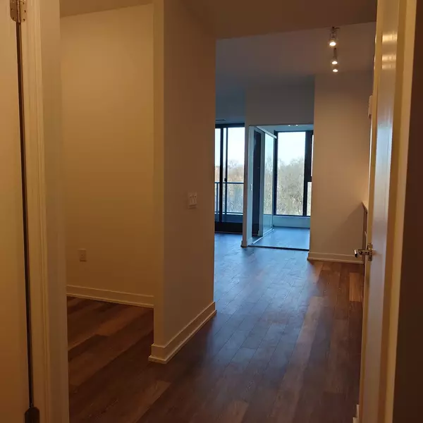 250 Lawrence AVE #603, Toronto C04, ON M5M 1B2