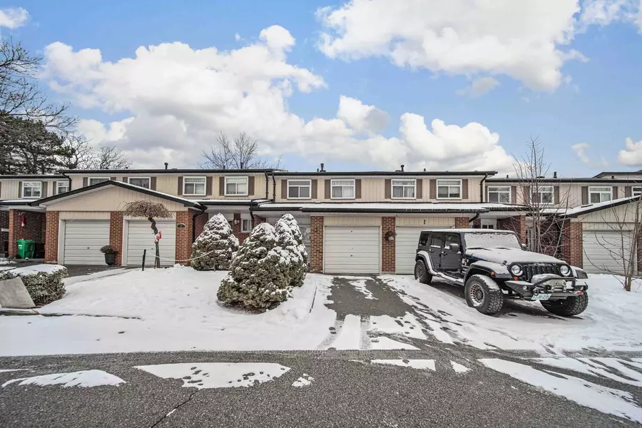 27 Vodden CT, Brampton, ON L6X 2W6