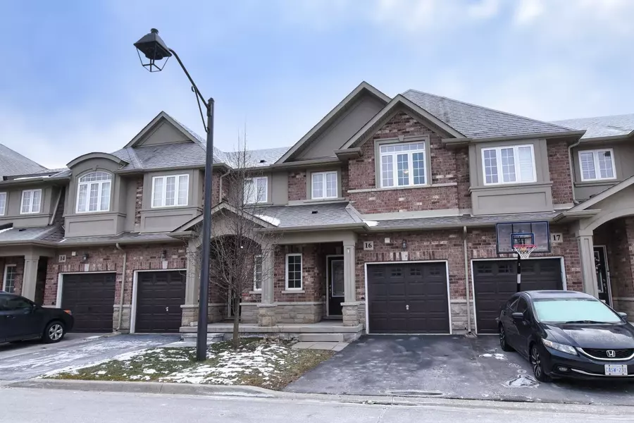 55 Madonna DR #16, Hamilton, ON L9B 0H2