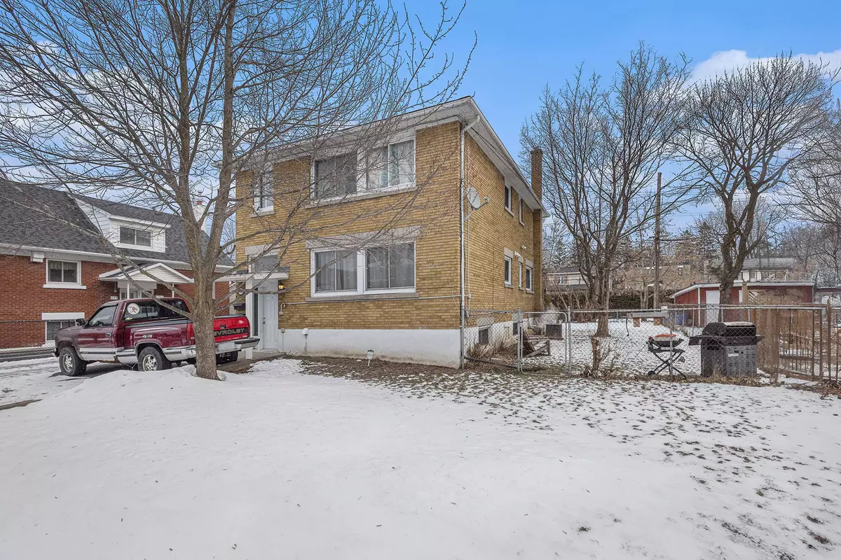 Vanier And Kingsview Park, ON K1K 3M3,713 MORGAN ST