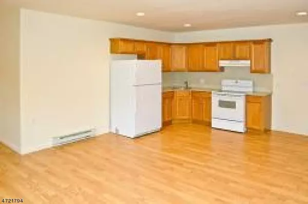 Hopatcong Boro, NJ 07843,49 Lakeside Blvd #2