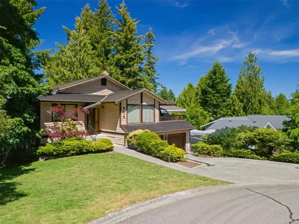 800 Seamist Pl, Saanich, BC V8Y 2R4