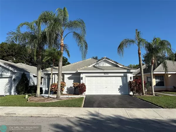 9243 Arborwood Circle, Davie, FL 33328