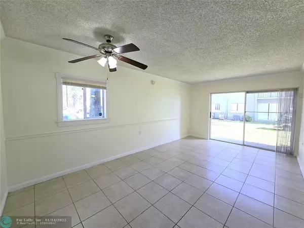 1056 N Benoist Farms Rd  #101, West Palm Beach, FL 33411