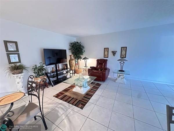 5300 Washington St  #i204, Hollywood, FL 33021