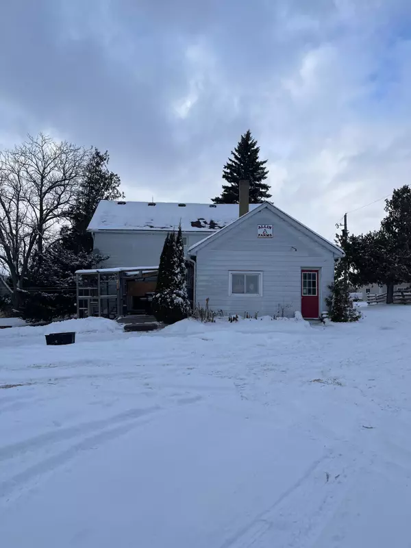 Smith-ennismore-lakefield, ON K9J 6X3,363 Lindsay RD #1