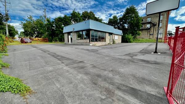 50 King ST E, Gananoque, ON K7G 1G2