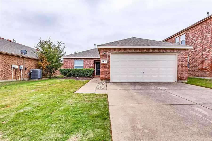 10121 Sourwood Drive, Fort Worth, TX 76244