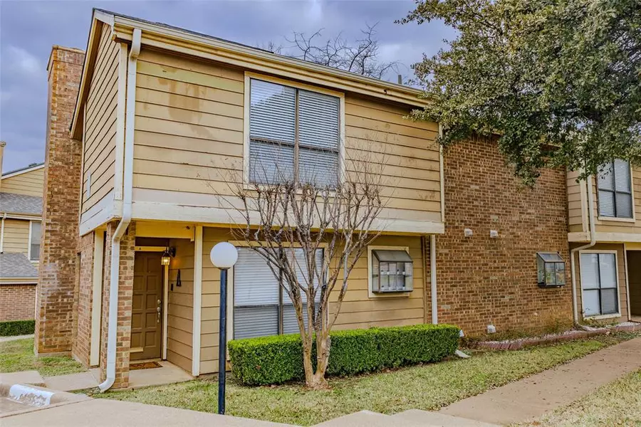 2101 Park Willow Lane #A, Arlington, TX 76011