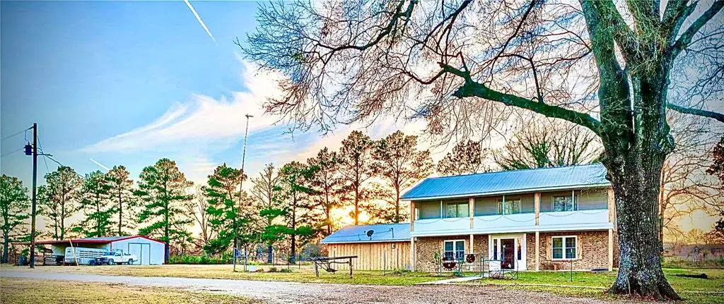 3474 County Road 1412, Bogata, TX 75417