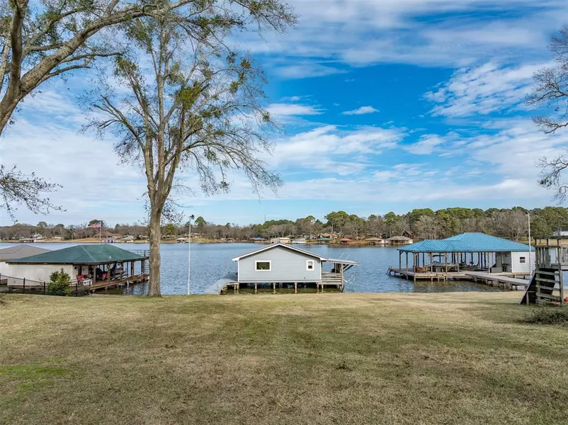 15490 Lakeside Drive, Bullard, TX 75757