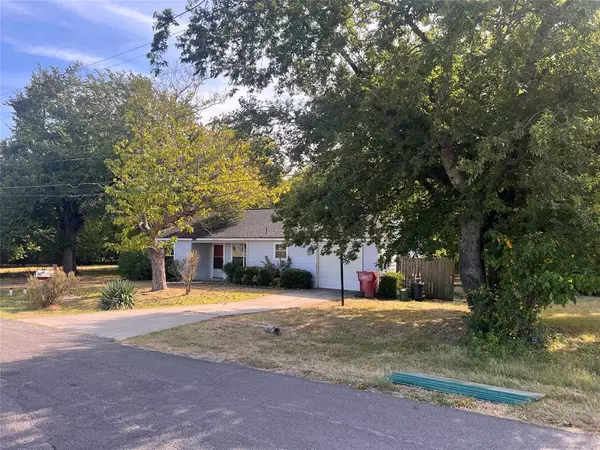 Bonham, TX 75418,1608 Cedar Street