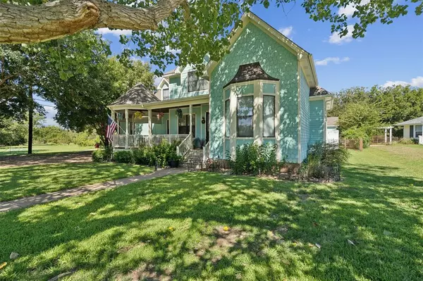 Granbury, TX 76048,228 W Moore Street