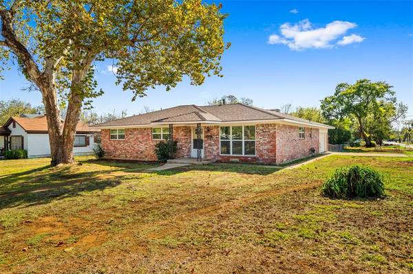 1630 W Johnson Street, Denison, TX 75020