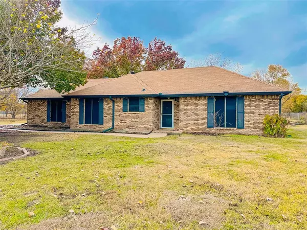 105 Quail Run Court, Red Oak, TX 75154