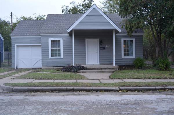 712 Cantey Avenue W, Fort Worth, TX 76110