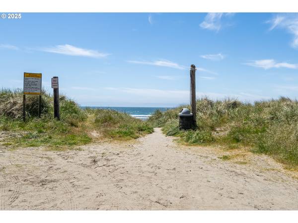 Rockaway Beach, OR 97136,300 N PACIFIC ST #54