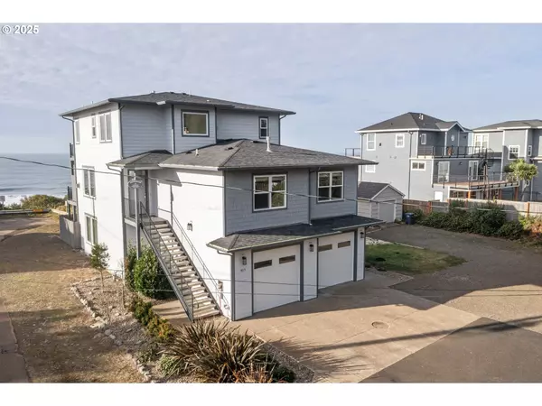 Lincoln City, OR 97367,813 SW 9TH ST